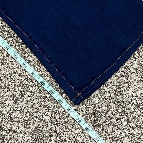 JOAN SMALLS X TRUE RELIGION - SIZE 28 - MID RISE, FLARE DARK WASH JEANS - B23 - Picture 12 of 14